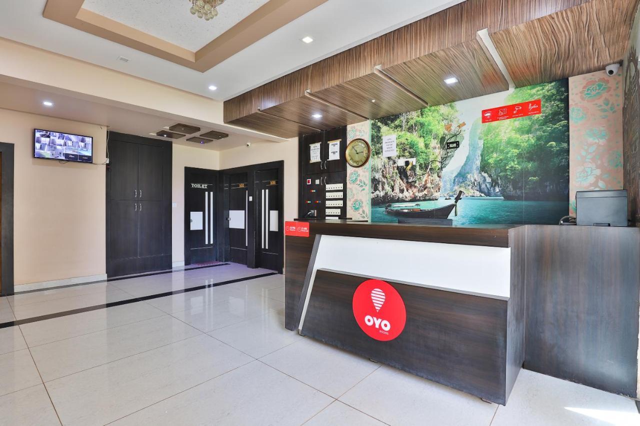 Oyo 18807 Vrajbhoomi Hotel Somnath Bagian luar foto