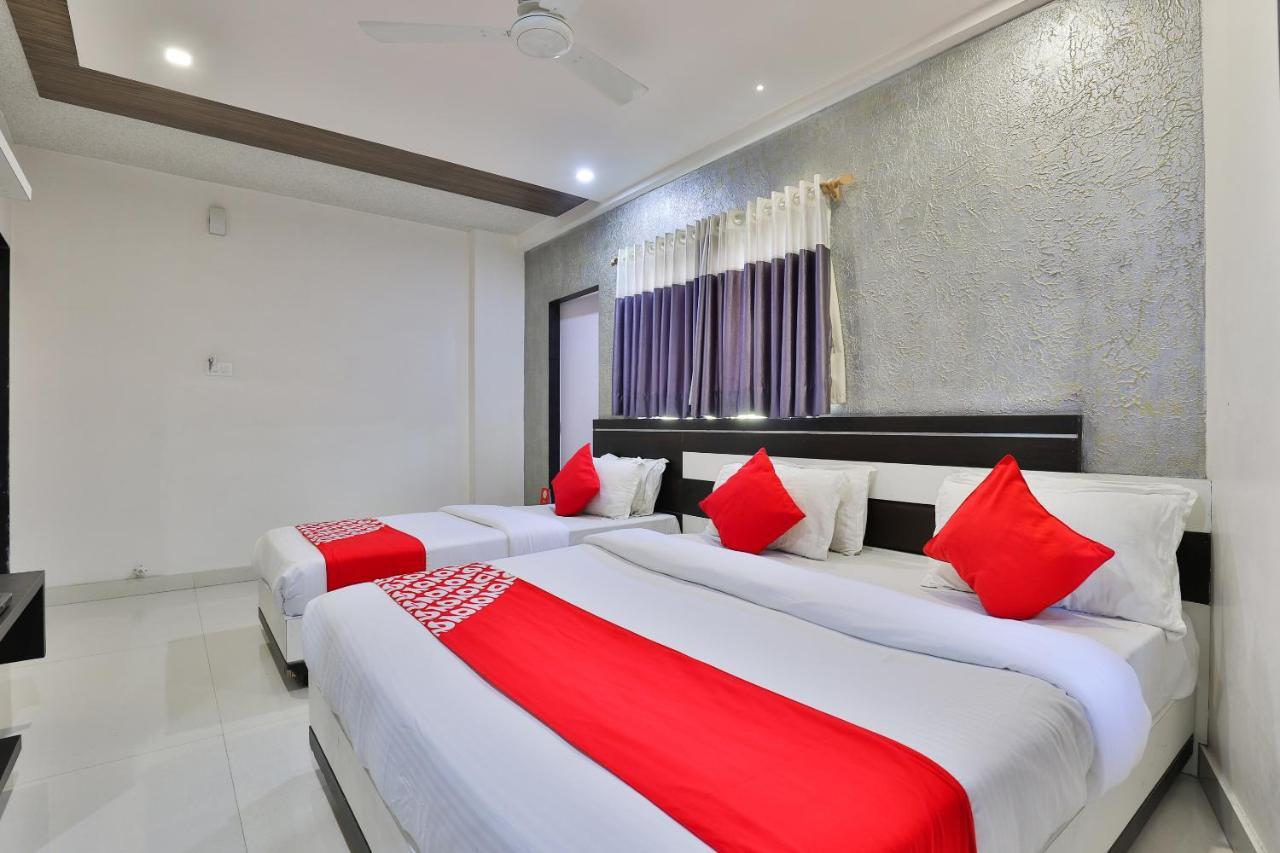 Oyo 18807 Vrajbhoomi Hotel Somnath Bagian luar foto