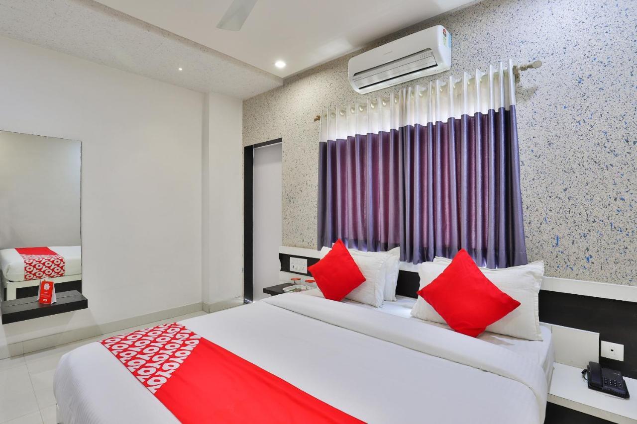 Oyo 18807 Vrajbhoomi Hotel Somnath Bagian luar foto